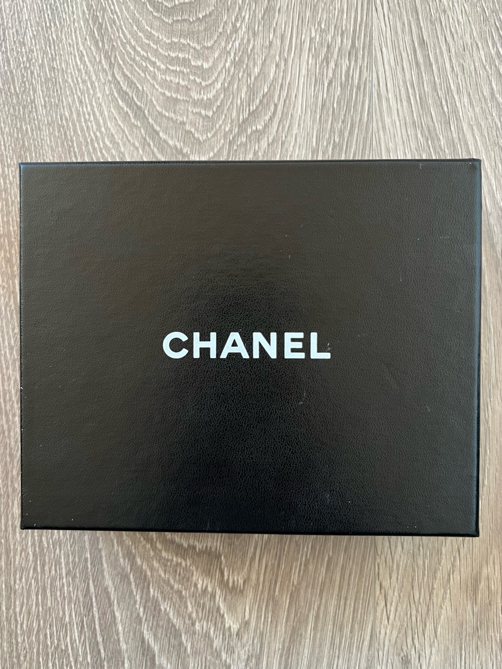 Chanel Box (BB322)